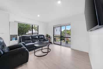 15a Gossamer  Drive, Pakuranga