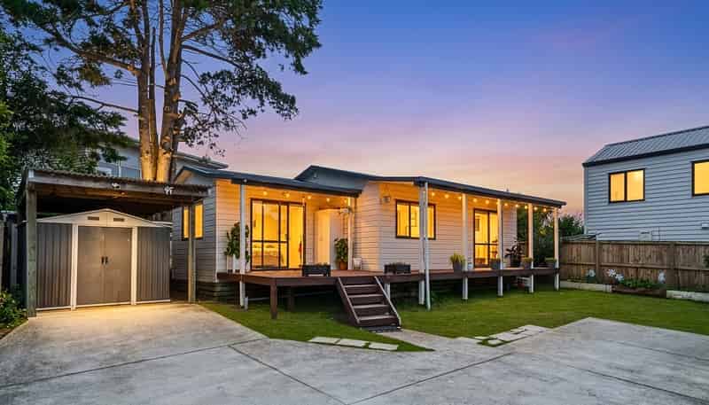 15a Gossamer  Drive, Pakuranga