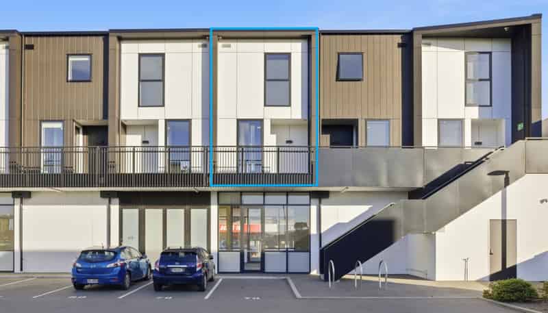 3/4 Waverley Street, Sydenham