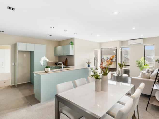102B/525 East Coast Road, Browns Bay