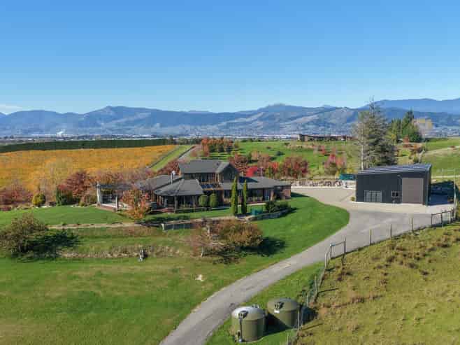 113 Malling Road, Redwood Valley