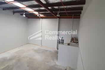 230M² Showroom On Cavendish Drive