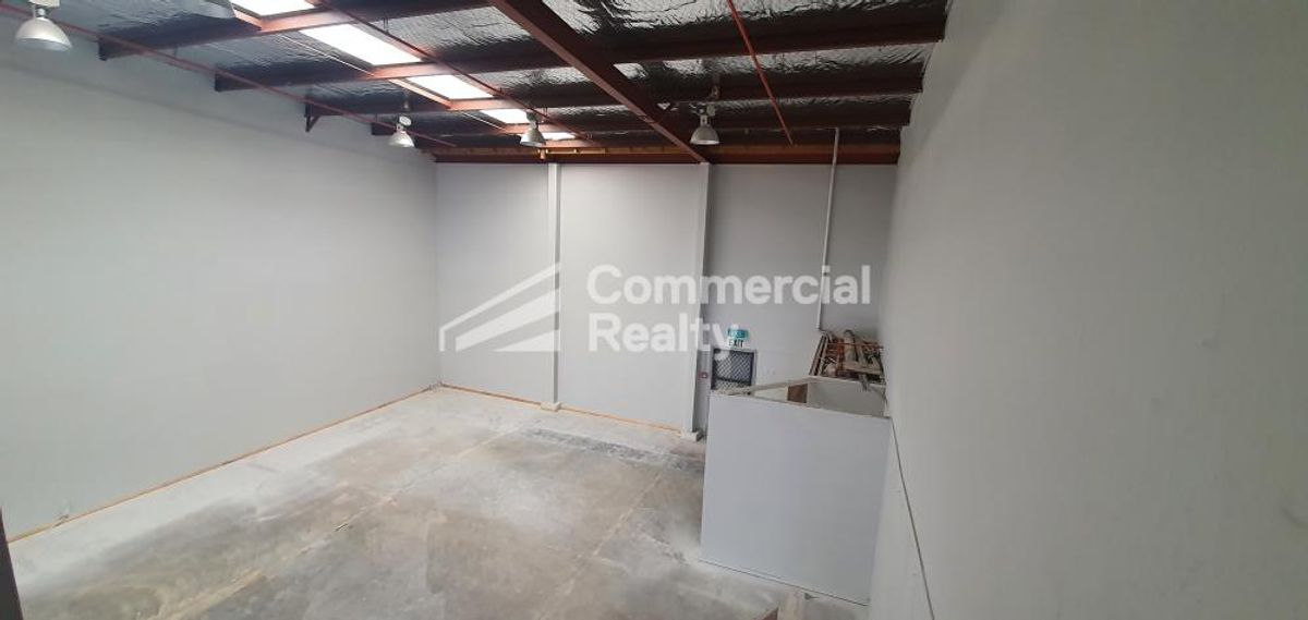 230M² Showroom On Cavendish Drive - Ansicht 5