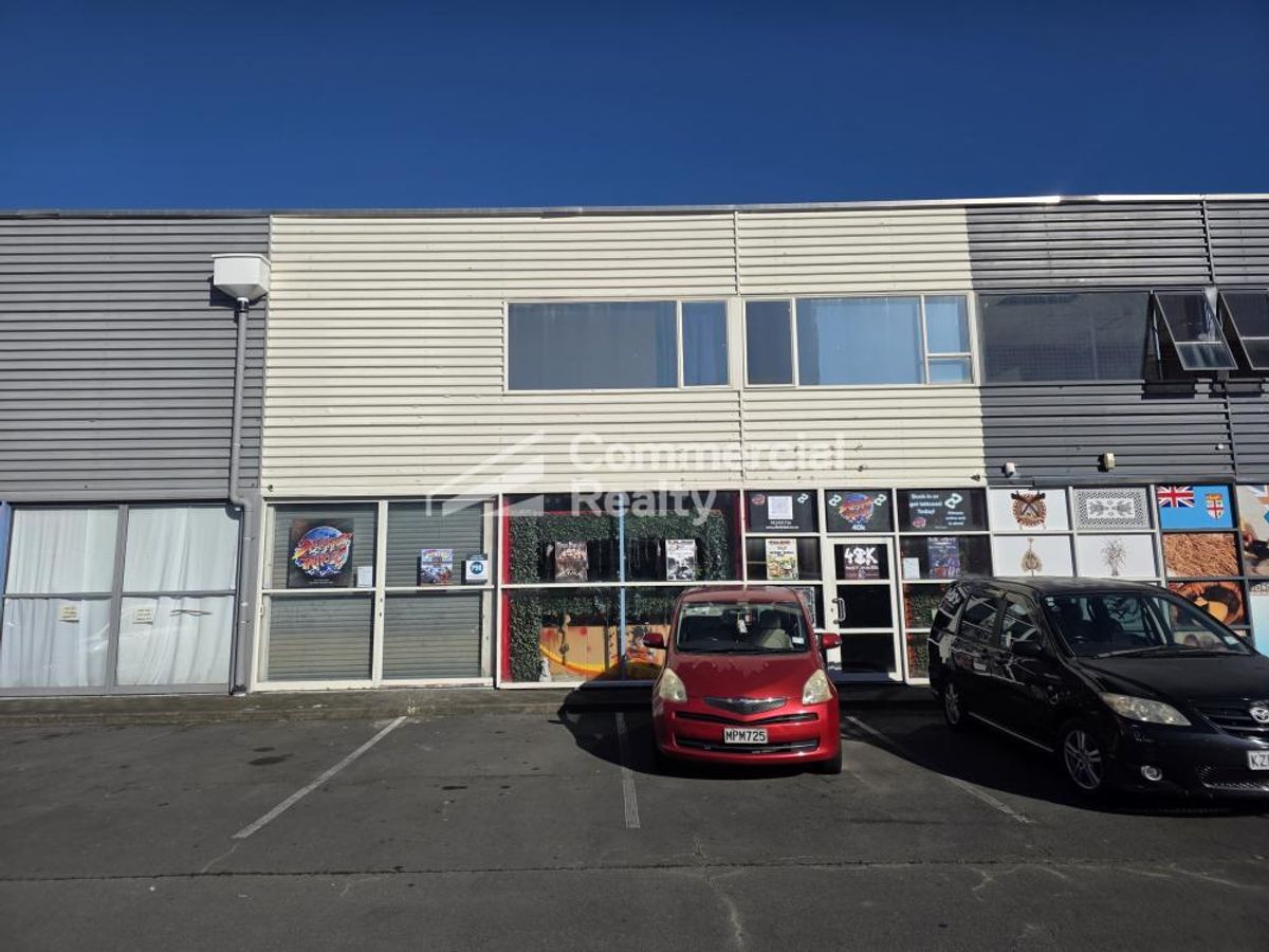 230M² Showroom On Cavendish Drive - Mehr
