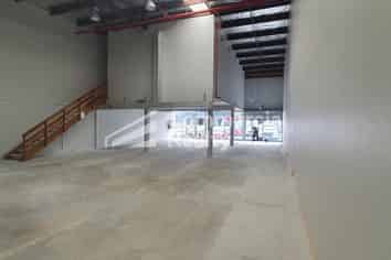 230M² Showroom On Cavendish Drive