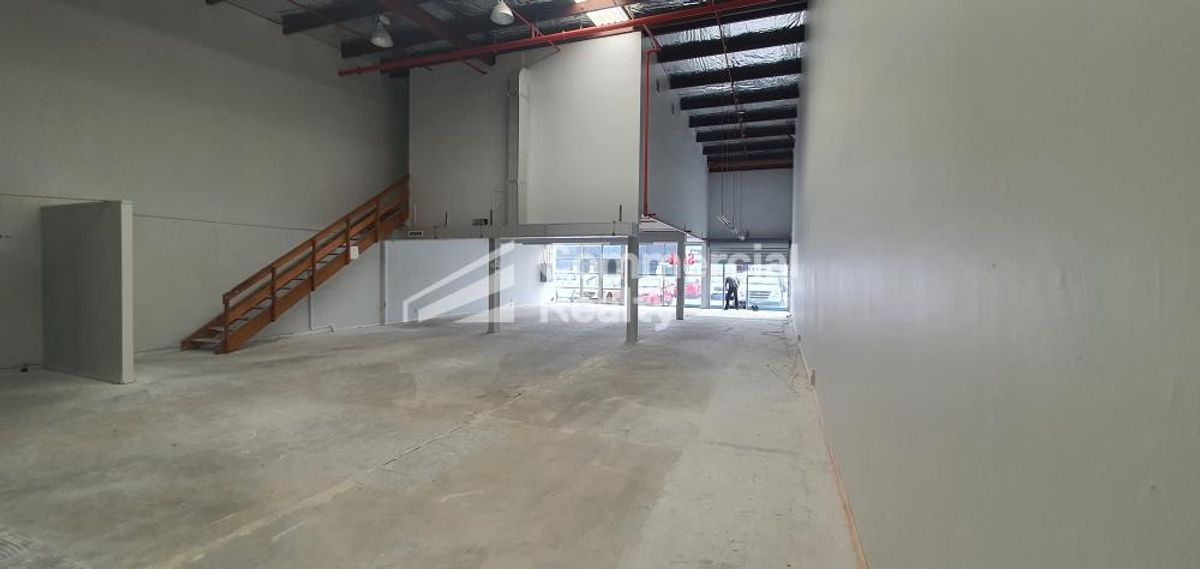 230M² Showroom On Cavendish Drive - Ansicht 2