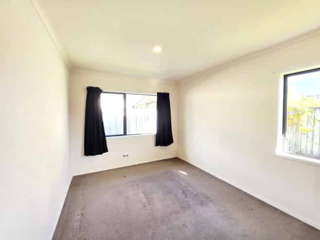 6 Fraser Colman Grove, Wainuiomata
