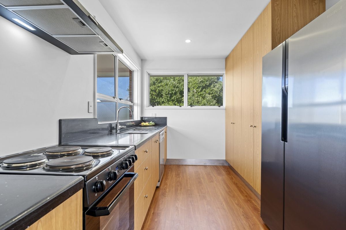Elevated For Sun, Positioned For Convenience - Ansicht 3