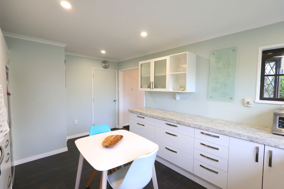 Sunny, Spacious & Great Location! - Widok 4
