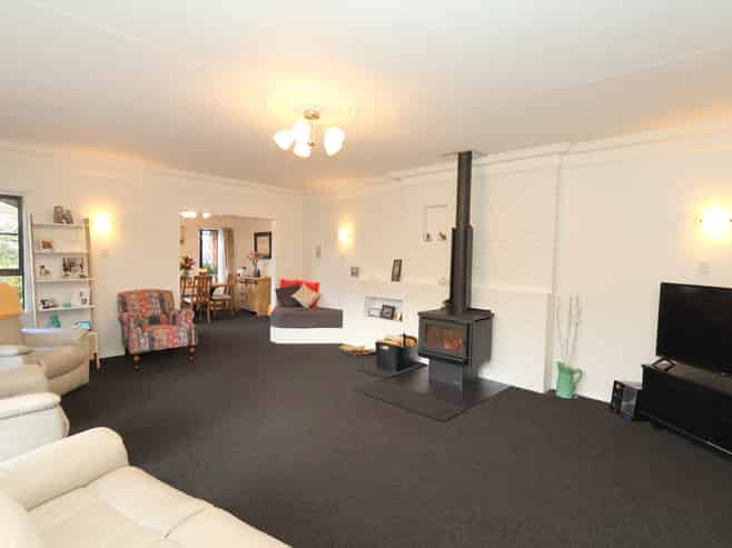 530 Queens Drive, Rosedale
