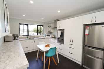 530 Queens Drive, Rosedale