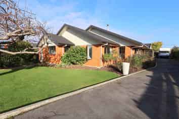 530 Queens Drive, Rosedale