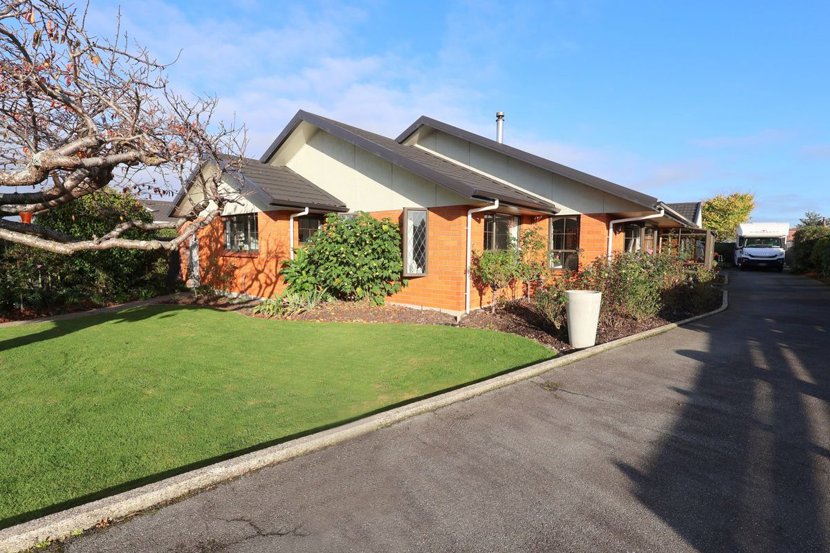 Sunny, Spacious & Great Location!, Rosedale