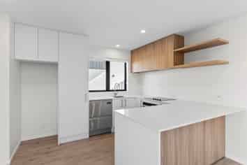 6/18 Whiteleigh Avenue, Addington