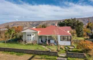 11 West Street, Middlemarch