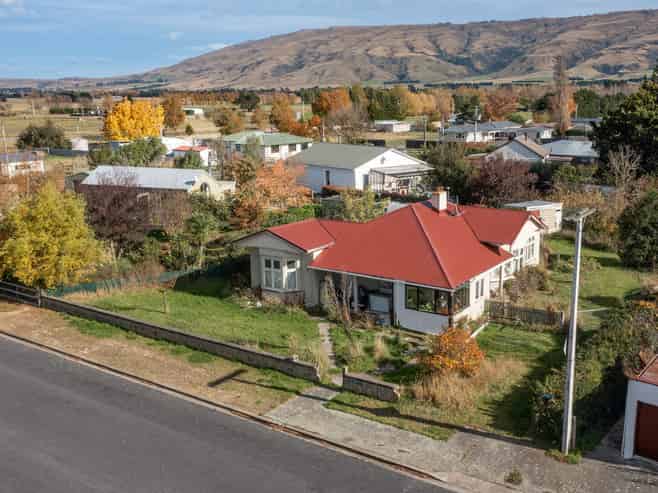 11 West Street, Middlemarch