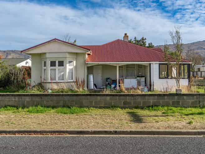 11 West Street, Middlemarch