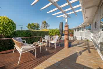 27 Colmar Road, Mellons Bay