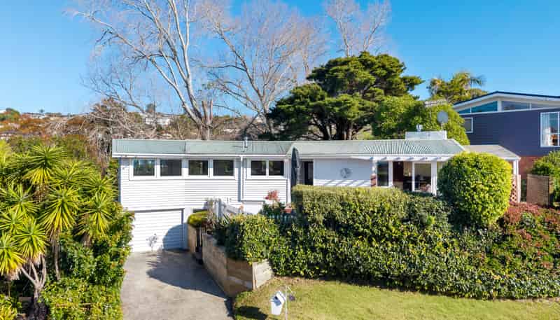 27 Colmar Road, Mellons Bay