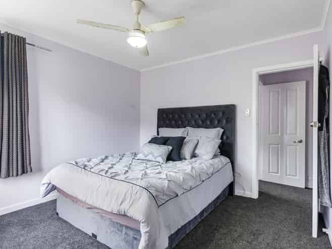 525 Whitford Road, Whitford