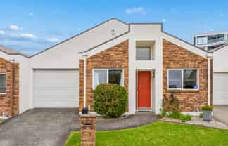 5/16 Vinograd Drive, Te Atatu Peninsula