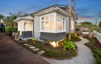 82A Ngataringa Road, Devonport