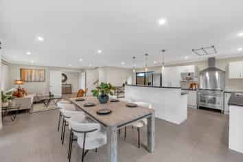 22 Tui Brae, Beachlands
