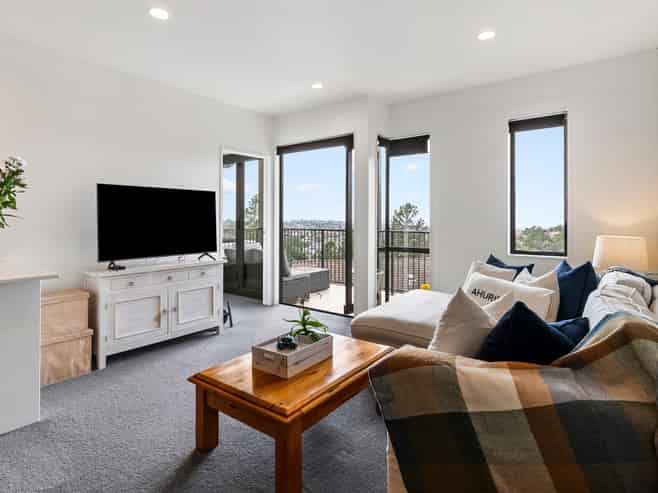 B302/525 East Coast Road, Browns Bay