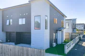 1/105 Knighton Road, Hillcrest