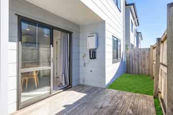 1/105 Knighton Road, Hillcrest