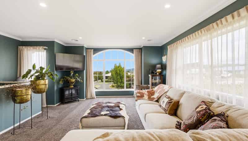 11 Carpentras Way, Nukuhau