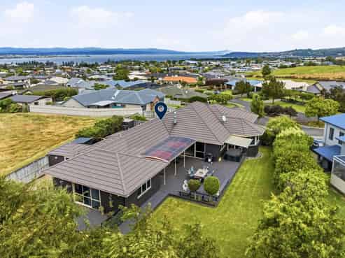 11 Carpentras Way, Nukuhau