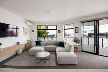 7/13 Vialou Street, Hamilton Central