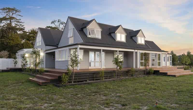 25 Elliot Street, Riverhead