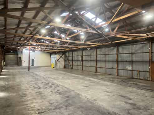 550sqm modern warehouse with 3-phase power