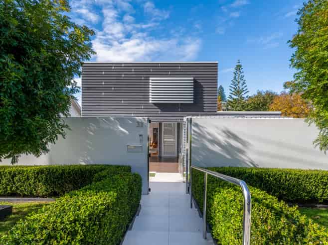 33 Luplau Crescent, Cockle Bay