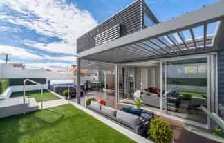 33 Luplau Crescent, Cockle Bay