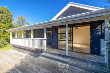23 Sea View Road, Ostend