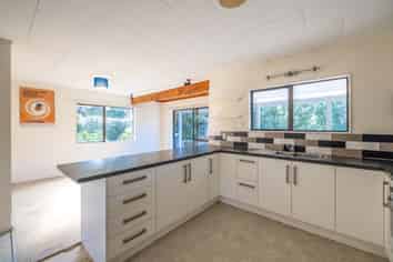 23 Sea View Road, Ostend