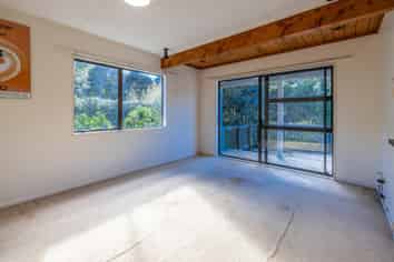 23 Sea View Road, Ostend