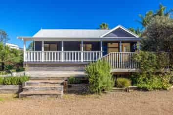 23 Sea View Road, Ostend