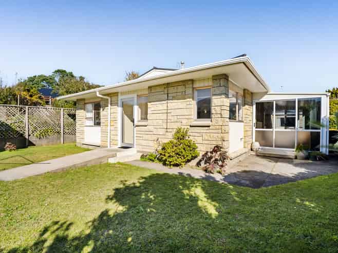 2/43 Mangorei Road, Strandon