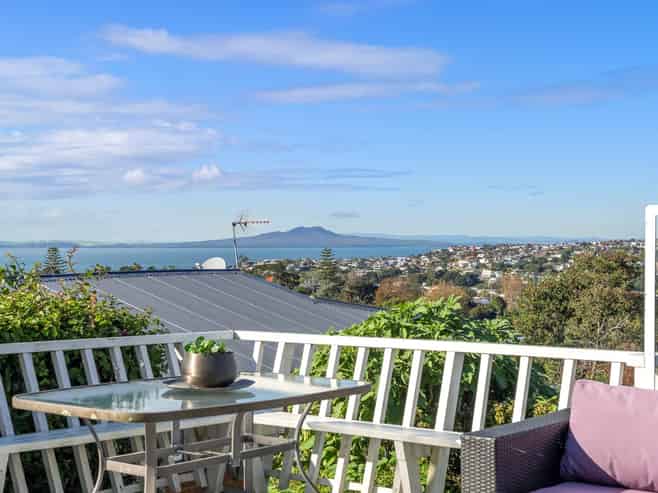 106 Carlisle Road, Browns Bay