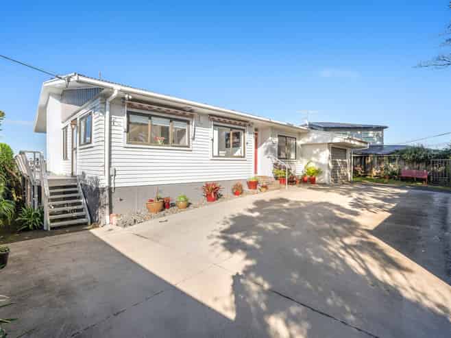 106 Carlisle Road, Browns Bay