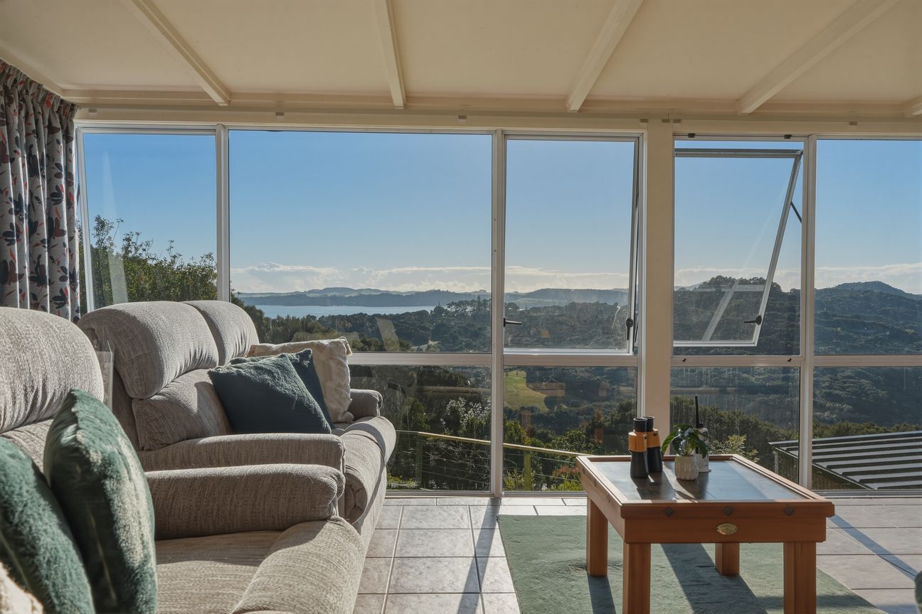 Panoramic Coastal Living with One of Kerikeri's Finest Views - Widok 6