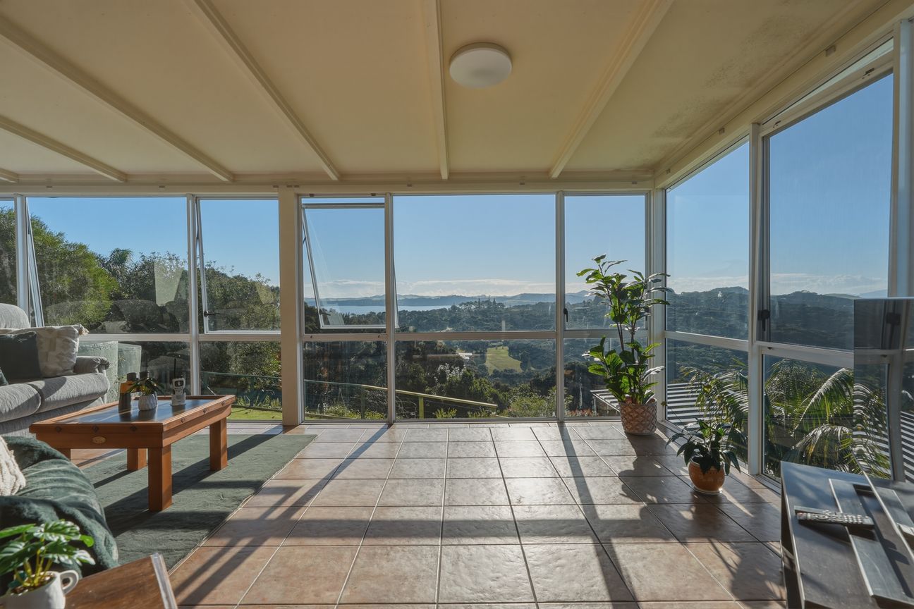 Panoramic Coastal Living with One of Kerikeri's Finest Views - Widok 4