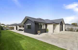 45 Pharazyn Street, Feilding