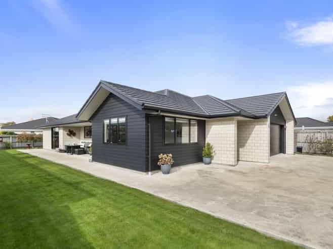 45 Pharazyn Street, Feilding