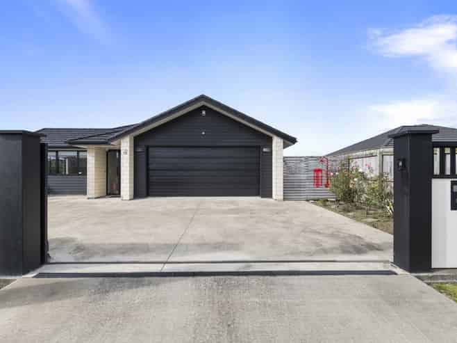 45 Pharazyn Street, Feilding