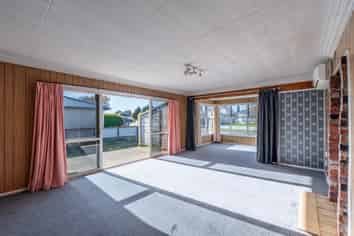 22 Adamson Crescent, Glengarry